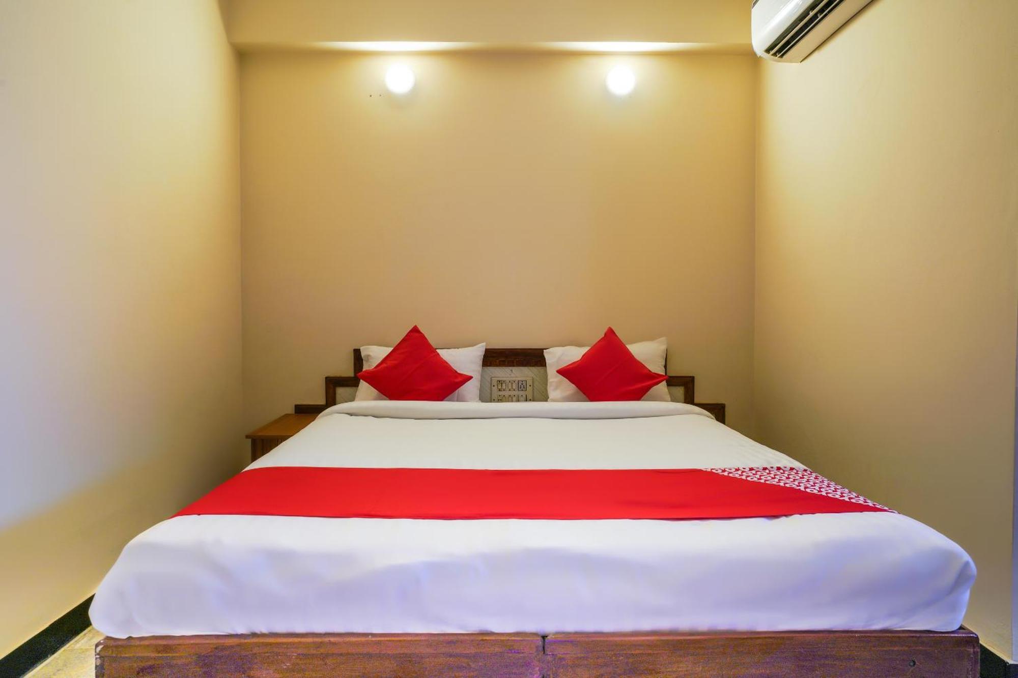 Hotel O Raja Residency Near Snow World سيكَندراباد المظهر الخارجي الصورة